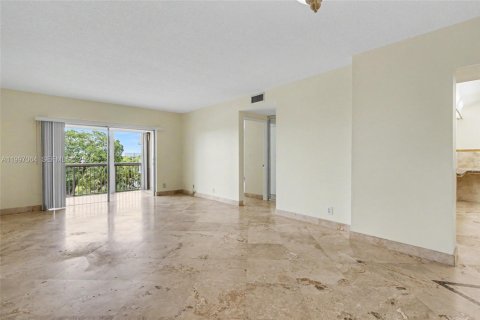 Condo in Hollywood, Florida, 1 bedroom  № 2063277 - photo 6