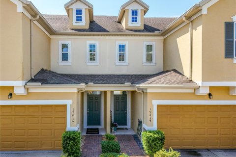 Townhouse in Clermont, Florida 4 bedrooms, 191.01 sq.m. № 1918280 - photo 1