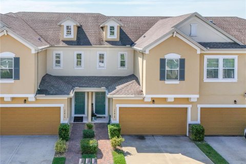 Townhouse in Clermont, Florida 4 bedrooms, 191.01 sq.m. № 1918280 - photo 2