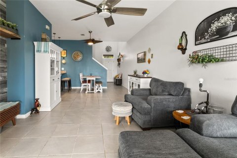 Townhouse in Clermont, Florida 4 bedrooms, 191.01 sq.m. № 1918280 - photo 17