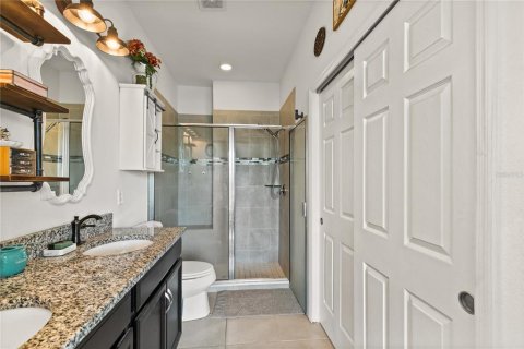 Townhouse in Clermont, Florida 4 bedrooms, 191.01 sq.m. № 1918280 - photo 20