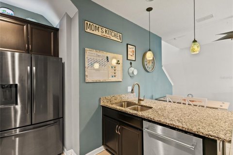 Townhouse in Clermont, Florida 4 bedrooms, 191.01 sq.m. № 1918280 - photo 8