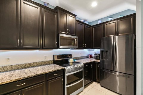 Townhouse in Clermont, Florida 4 bedrooms, 191.01 sq.m. № 1918280 - photo 6