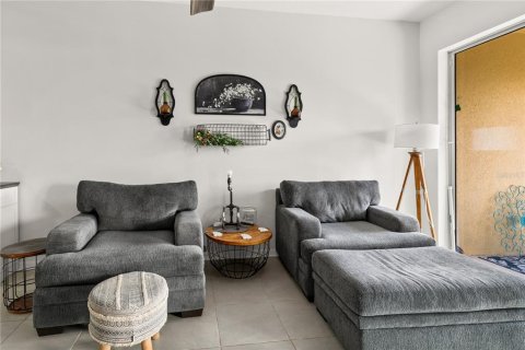 Townhouse in Clermont, Florida 4 bedrooms, 191.01 sq.m. № 1918280 - photo 15