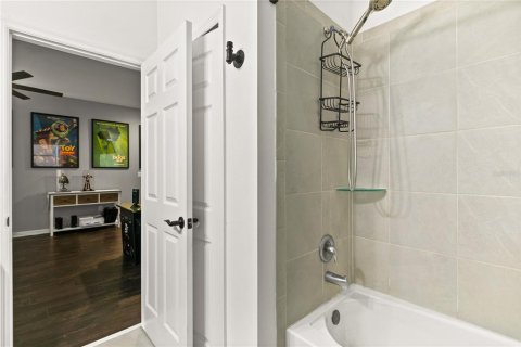 Townhouse in Clermont, Florida 4 bedrooms, 191.01 sq.m. № 1918280 - photo 27