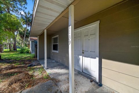 House in New Port Richey, Florida 3 bedrooms, 109.25 sq.m. № 1909235 - photo 4