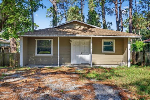 House in New Port Richey, Florida 3 bedrooms, 109.25 sq.m. № 1909235 - photo 2
