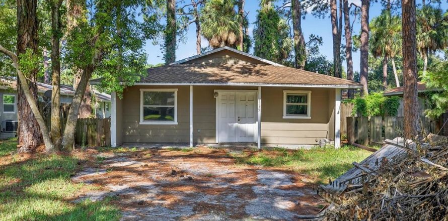 House in New Port Richey, Florida 3 bedrooms, 109.25 sq.m. № 1909235