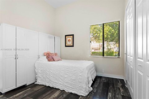 Casa en venta en Cutler Bay, Florida, 4 dormitorios, 252.97 m2 № 1999709 - foto 29