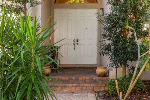 Casa en Cutler Bay, Florida 4 dormitorios, 252.97 m2 № 1999709