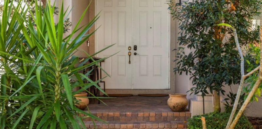 Casa en Cutler Bay, Florida 4 dormitorios, 252.97 m2 № 1999709