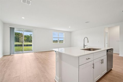 Casa en venta en Lady Lake, Florida, 4 dormitorios, 170.94 m2 № 2120017 - foto 14