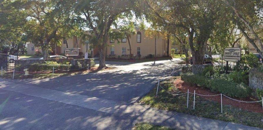 Condo in Lauderhill, Florida, 1 bedroom № 2147040