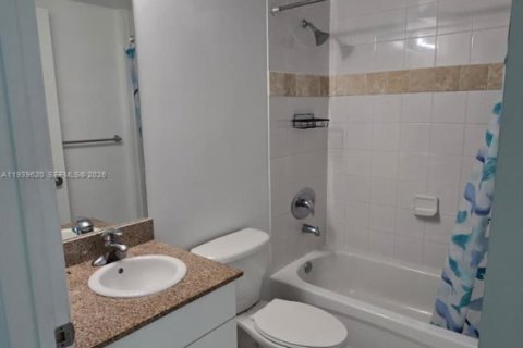 Condo in Miami, Florida, 1 bedroom  № 1997004 - photo 5