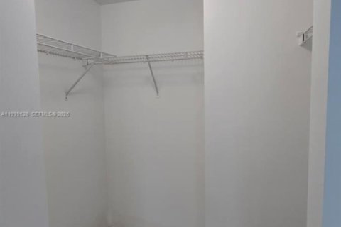 Condo in Miami, Florida, 1 bedroom  № 1997004 - photo 7