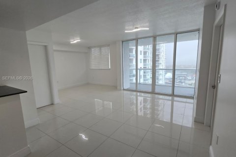 Condo in Miami, Florida, 1 bedroom  № 1997004 - photo 2