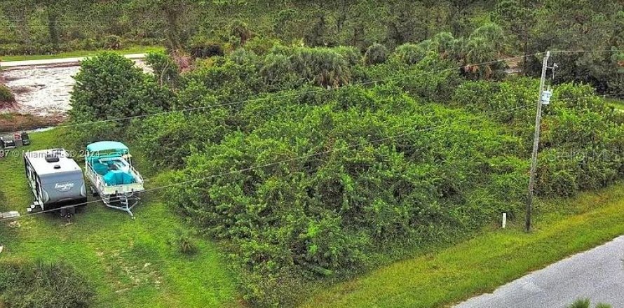 Land in Port Charlotte, Florida № 2164287