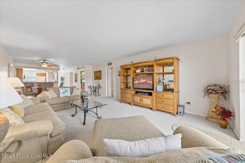 Condominio en venta en Indialantic, Florida, 2 dormitorios, 136.1 m2 № 2094033 - foto 13