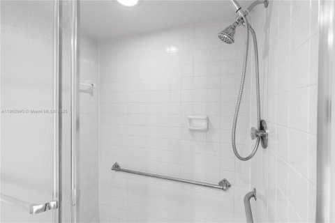 Copropriété à vendre à Hallandale Beach, Floride: 2 chambres, 130.06 m2 № 1955502 - photo 22