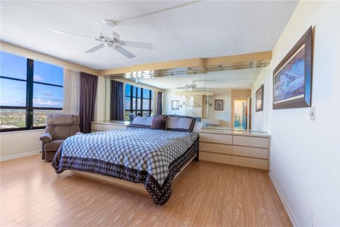 Copropriété à vendre à Hallandale Beach, Floride: 2 chambres, 130.06 m2 № 1955502 - photo 18