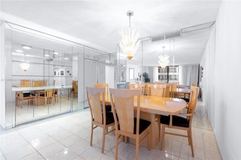 Copropriété à vendre à Hallandale Beach, Floride: 2 chambres, 130.06 m2 № 1955502 - photo 10