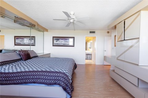 Copropriété à vendre à Hallandale Beach, Floride: 2 chambres, 130.06 m2 № 1955502 - photo 19
