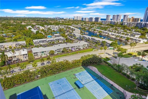 Copropriété à vendre à Hallandale Beach, Floride: 2 chambres, 130.06 m2 № 1955502 - photo 4