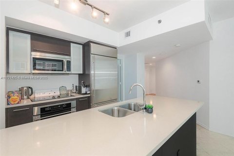 Купить кондоминиум в Майами, Флорида 2 спальни, 111.48м2, № 1474332 - фото 6