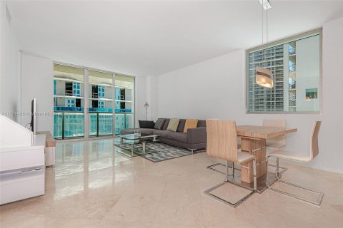 Купить кондоминиум в Майами, Флорида 2 спальни, 111.48м2, № 1474332 - фото 3