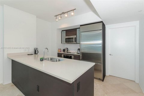 Купить кондоминиум в Майами, Флорида 2 спальни, 111.48м2, № 1474332 - фото 7