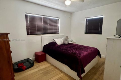 Купить коммерческую недвижимость в Хайалиа, Флорида 132.39м2, № 2002402 - фото 8