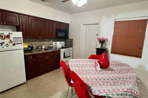 Купить коммерческую недвижимость в Хайалиа, Флорида 132.39м2, № 2002402 - фото 7