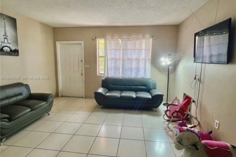 Купить коммерческую недвижимость в Хайалиа, Флорида 132.39м2, № 2002402 - фото 14