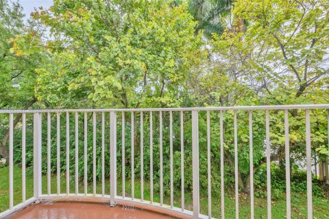 Снять в аренду таунхаус в Мирамар, Флорида 3 спальни, 136.57м2, № 1992433 - фото 15