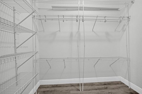 Снять в аренду таунхаус в Мирамар, Флорида 3 спальни, 136.57м2, № 1992433 - фото 16