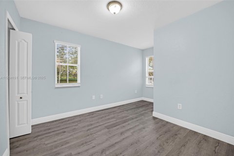 Снять в аренду таунхаус в Мирамар, Флорида 3 спальни, 136.57м2, № 1992433 - фото 20