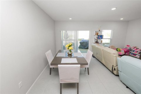 Townhouse in Lakeland, Florida 3 bedrooms, 151.71 sq.m. № 1650749 - photo 9