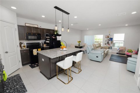 Townhouse in Lakeland, Florida 3 bedrooms, 151.71 sq.m. № 1650749 - photo 2