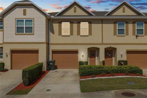 Townhouse in Lakeland, Florida 3 bedrooms, 151.71 sq.m. № 1650749 - photo 1