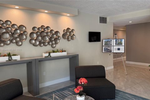 Condo in North Miami Beach, Florida, 1 bedroom  № 1772473 - photo 9