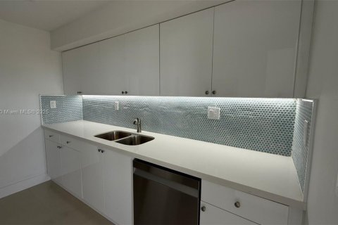 Condo in North Miami Beach, Florida, 1 bedroom  № 1772473 - photo 6