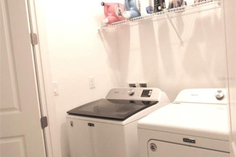Adosado en alquiler en Kissimmee, Florida, 3 dormitorios, 152.17 m2 № 1866632 - foto 29
