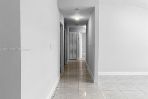 Villa ou maison à vendre à Miami, Floride: 4 chambres, 191.19 m2 № 1936042 - photo 27