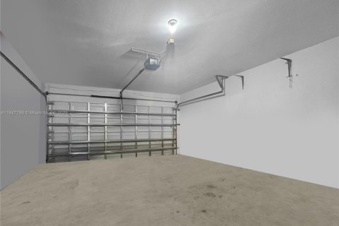 Villa ou maison à vendre à Miami, Floride: 4 chambres, 191.19 m2 № 1936042 - photo 12