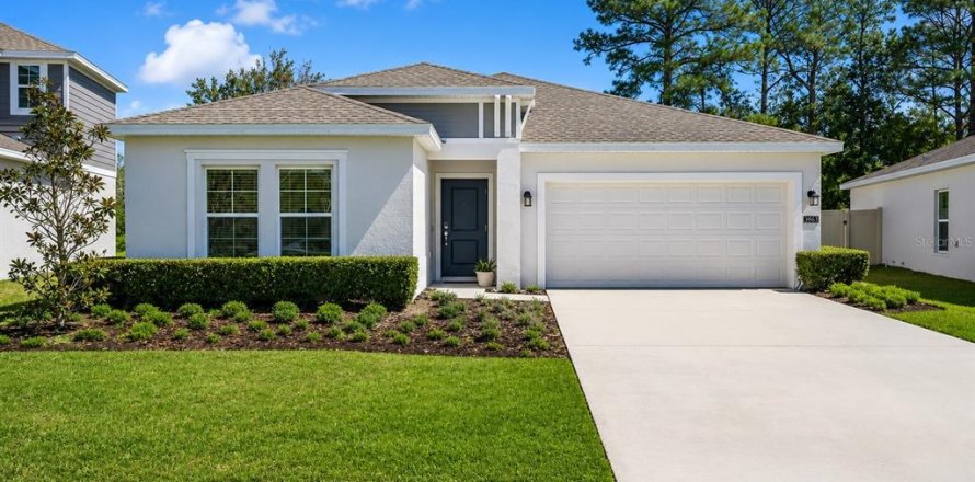 House in Edgewater, Florida 4 bedrooms, 179.77 sq.m. № 2236309