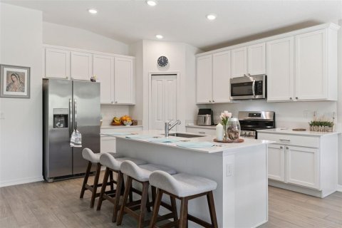 House in Edgewater, Florida 4 bedrooms, 179.77 sq.m. № 2236309 - photo 16