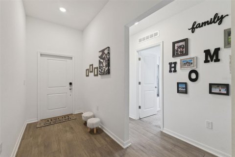 House in Edgewater, Florida 4 bedrooms, 179.77 sq.m. № 2236309 - photo 5