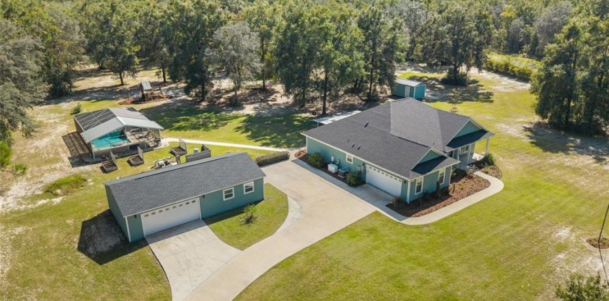 House in High Springs, Florida 4 bedrooms, 201.13 sq.m. № 2430683