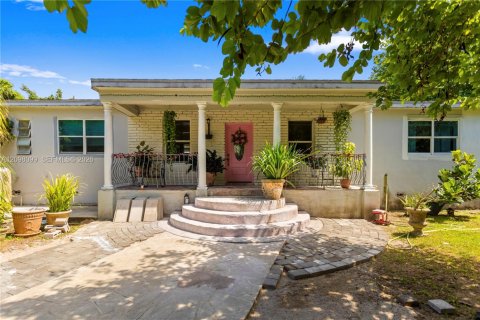 Casa en venta en Homestead, Florida, 3 dormitorios, 264.21 m2 № 2401457 - foto 2