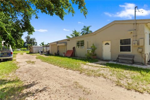 Casa en venta en Homestead, Florida, 3 dormitorios, 264.21 m2 № 2401457 - foto 25